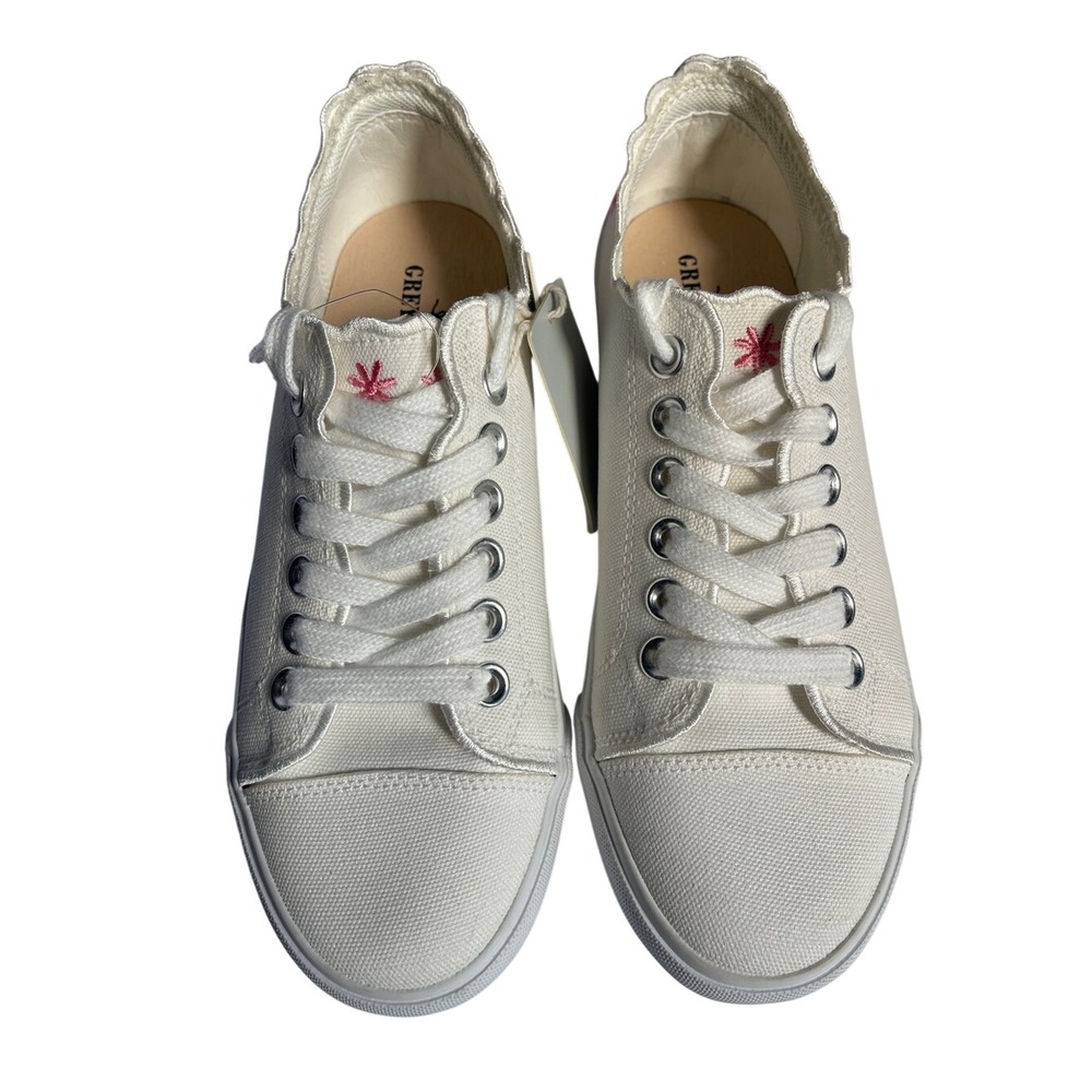 Greystone Embroidered Floral Sneakers 8 NWT